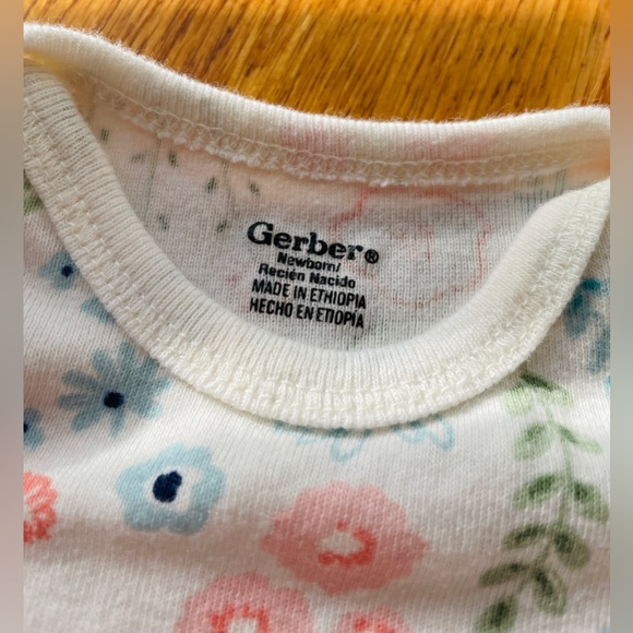 Carter’s/Gerber Newborn Baby Girl Bundle Tanks/T-Shirt Onesies - Picture 3 of 11